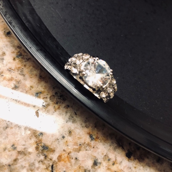 New 4cts AAA Cubic zircon wedding ring - Picture 5 of 5